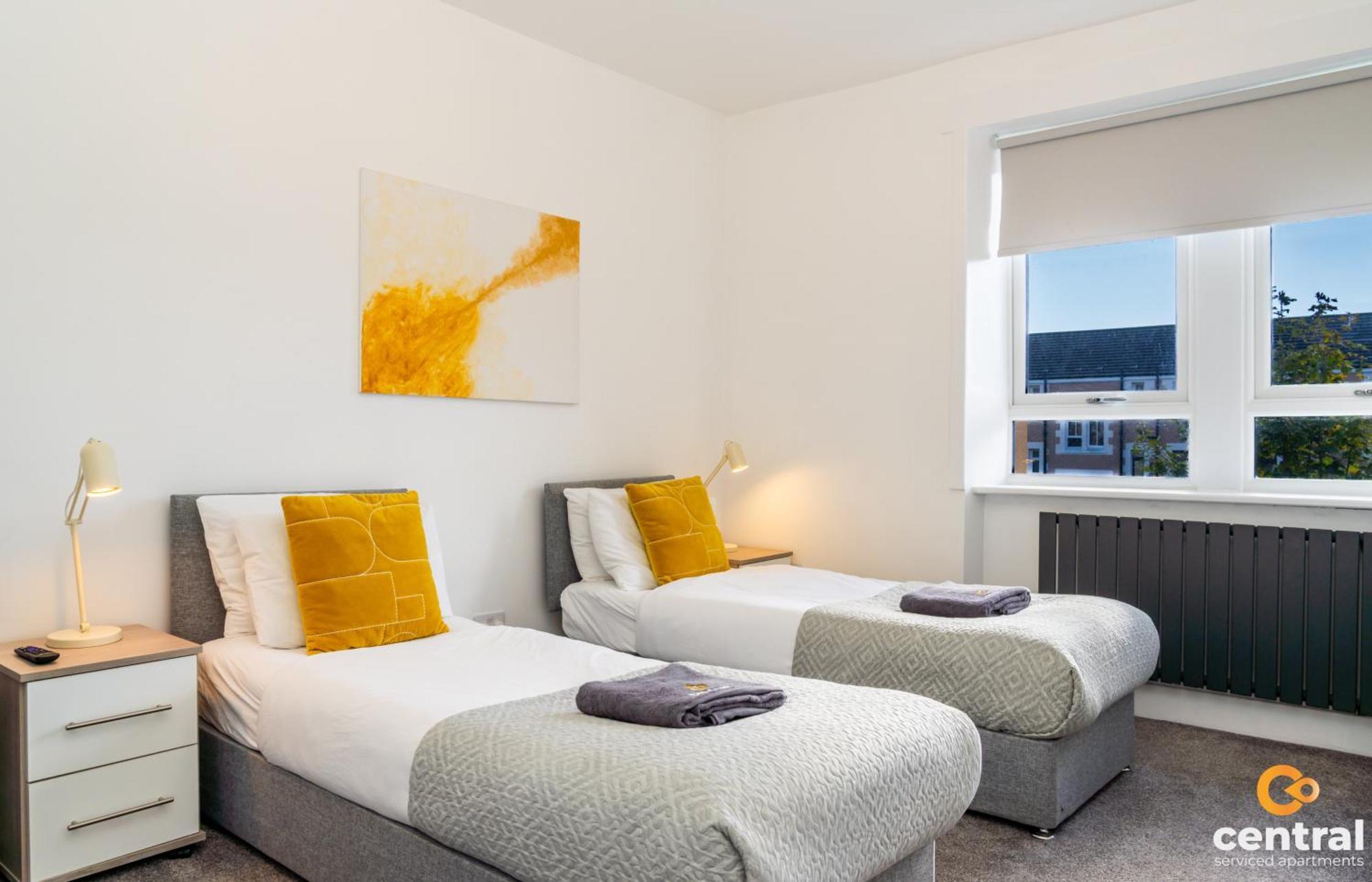 Central Serviced Apartments - 2 Bedroom - Free Street Parking - Fast Wifi - Smart Tvs In All Rooms - Ground Level - Family Neighbourhood - 3 X Double Beds - Heating 24-7 - Trade Stays - Weekly & Monthly Offers Dundee Exterior foto
