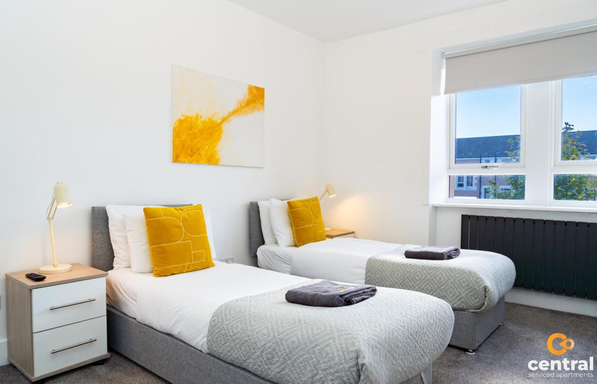 Central Serviced Apartments - 2 Bedroom - Free Street Parking - Fast Wifi - Smart Tvs In All Rooms - Ground Level - Family Neighbourhood - 3 X Double Beds - Heating 24-7 - Trade Stays - Weekly & Monthly Offers Dundee Exterior foto